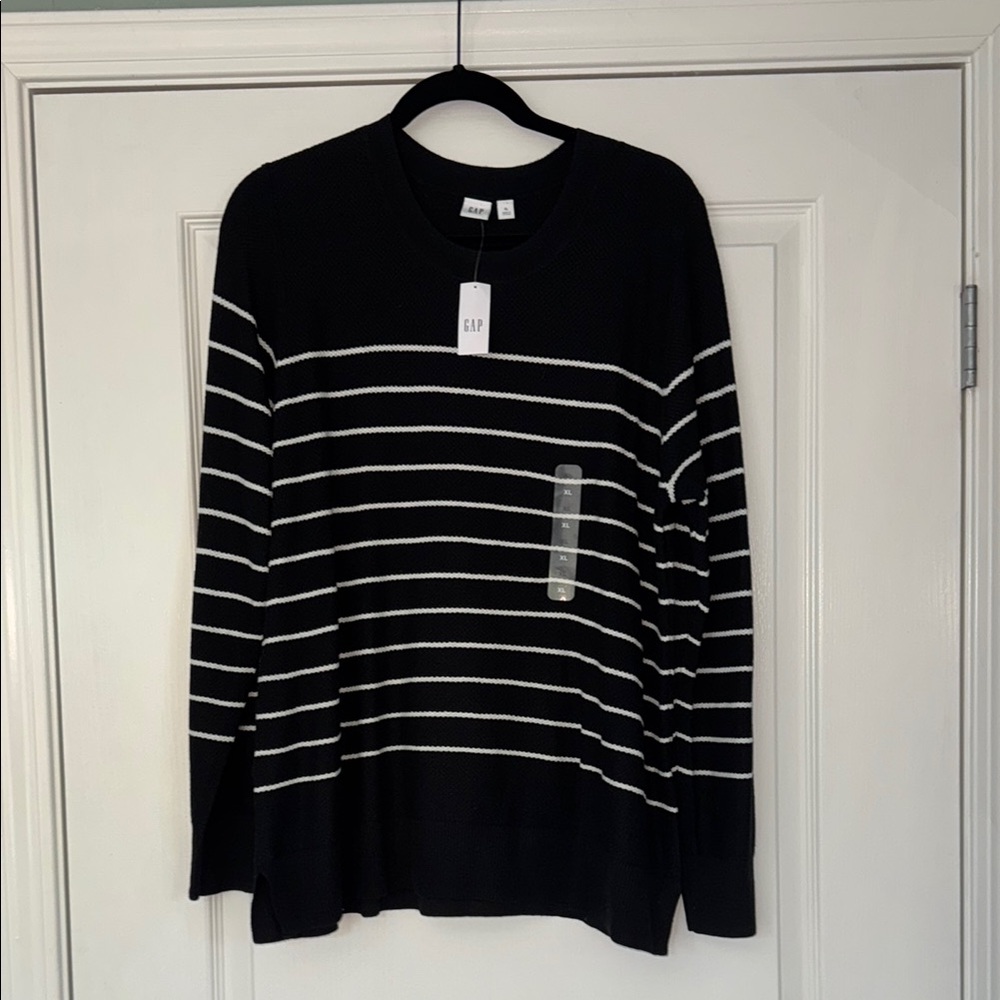 Women’s XL GAP Black Sweater with White Stripes NWT